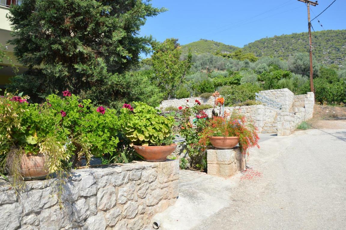 Spiti Portokali Apartment Epidaurus Exterior foto